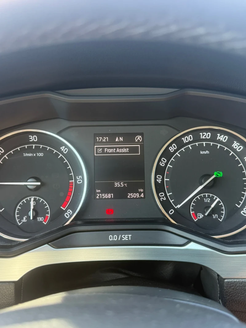 Skoda Superb Skoda superb 2.0 TDI DSG 4X4, снимка 13 - Автомобили и джипове - 52427049