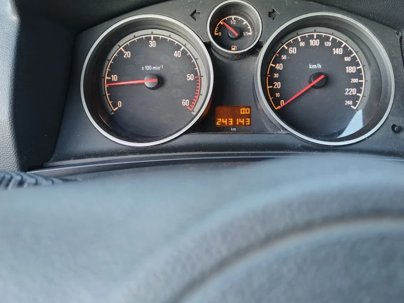 Opel Zafira 1.7D. 7места сервизна история , снимка 16 - Автомобили и джипове - 52381837