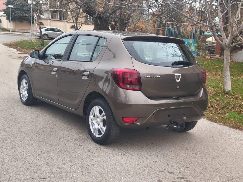 Dacia Sandero 1.5dci90 полуавтоматик, снимка 4 - Автомобили и джипове - 52692299