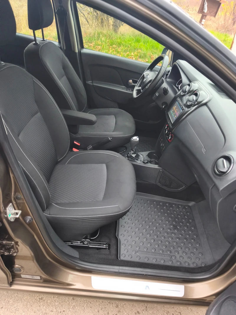 Dacia Sandero 1.5dci90 полуавтоматик, снимка 8 - Автомобили и джипове - 52692299