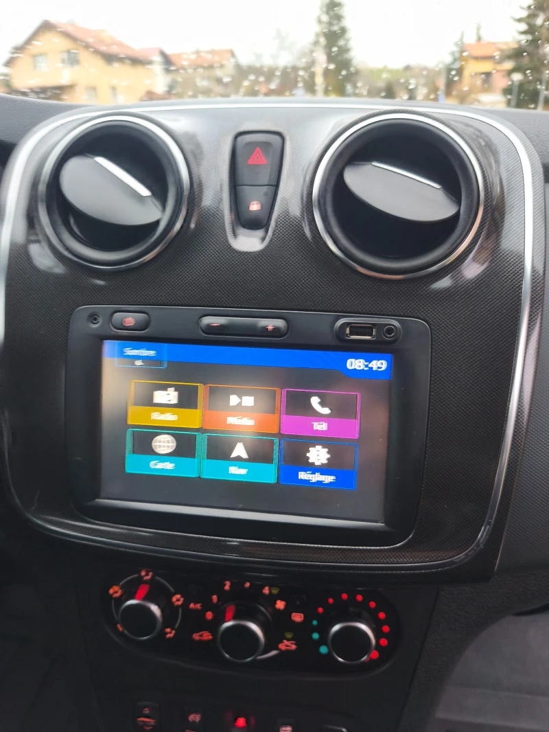 Dacia Sandero 1.5dci90 полуавтоматик, снимка 13 - Автомобили и джипове - 52692299