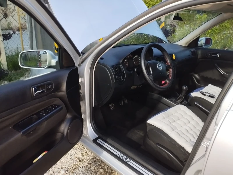 VW Golf 1.9/110 коня, снимка 3 - Автомобили и джипове - 52684312