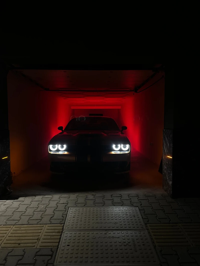 Dodge Challenger SRT8, снимка 9 - Автомобили и джипове - 52806862