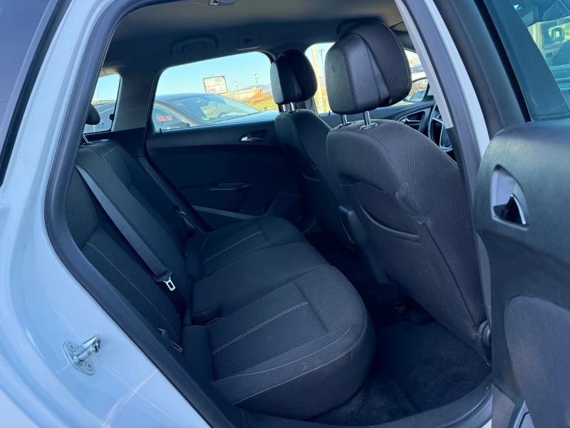 Opel Astra 2.0CDTi, Facelift, снимка 14 - Автомобили и джипове - 52928315