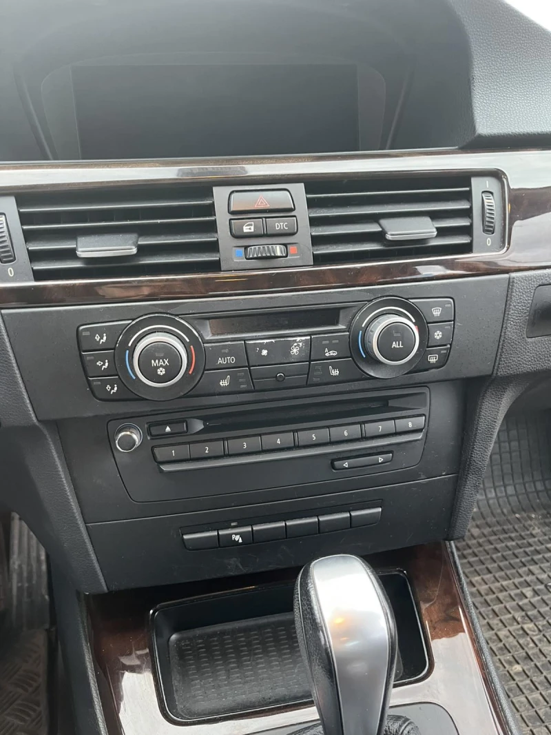 BMW 320 320i FACELIFT, снимка 10 - Автомобили и джипове - 53186013