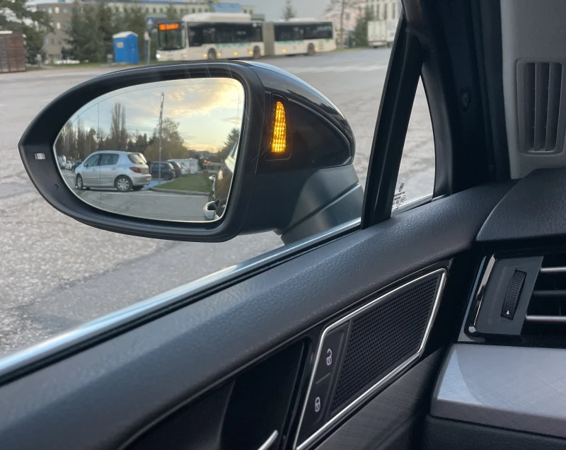 VW Passat 2.0 TDI/150 PS/LED/NAVI/ACC/PDC/CAMERA, снимка 15 - Автомобили и джипове - 53436498