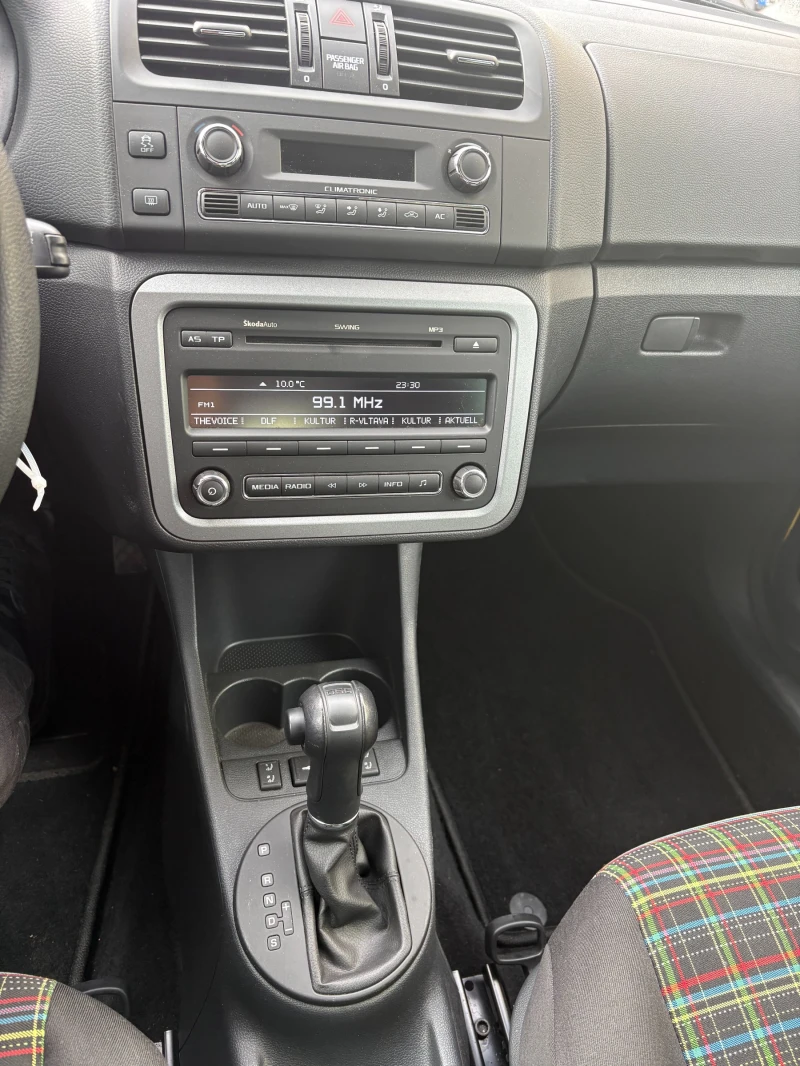 Skoda Fabia 1.2 tsi , снимка 10 - Автомобили и джипове - 53487393