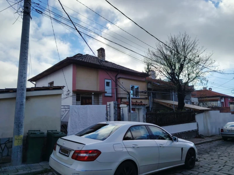 Mercedes-Benz E 220, снимка 3 - Автомобили и джипове - 53501807