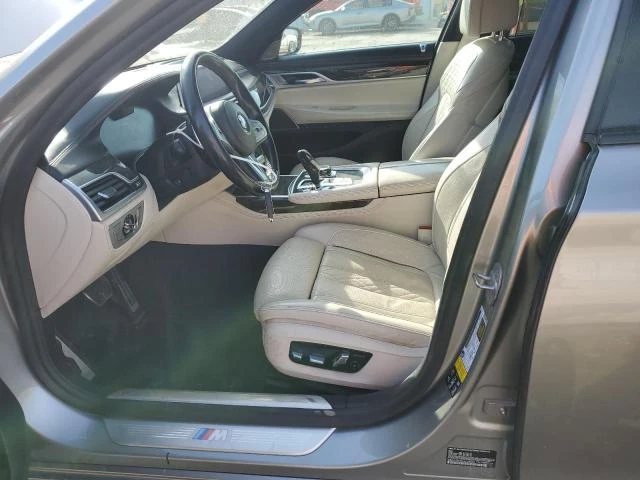 BMW 750 M* SPORT* XDRIVE* ДИГИТАЛНО* ТАБЛО* BOWER* WILKINS - изображение 9