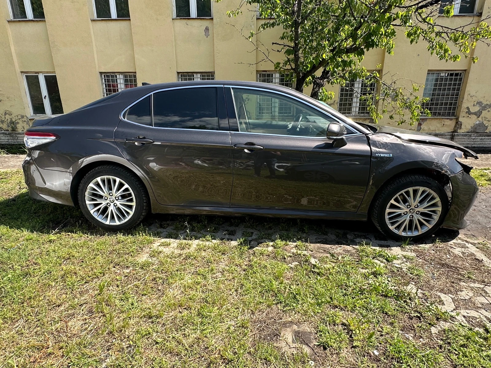 Toyota Camry 2.5 -Хибрид-70 хл.км - изображение 4