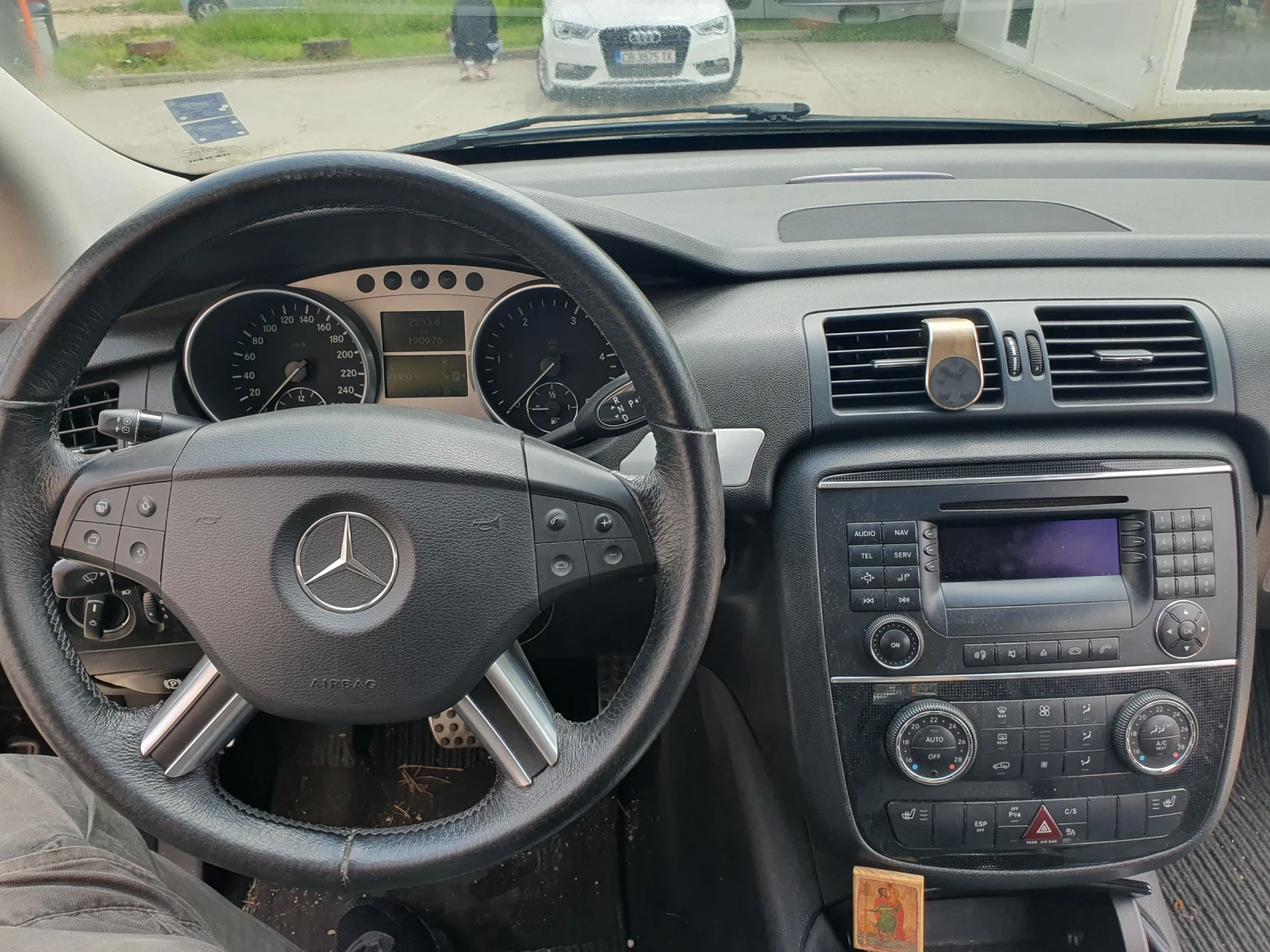 Mercedes-Benz R 320  - изображение 3