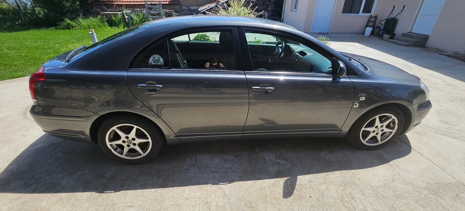 Toyota Avensis  - изображение 4