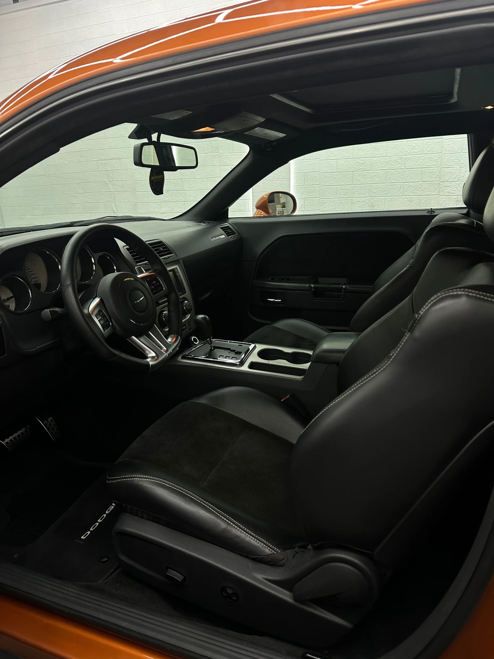 Dodge Challenger SRT8 | Mobile.bg � ����������� 11