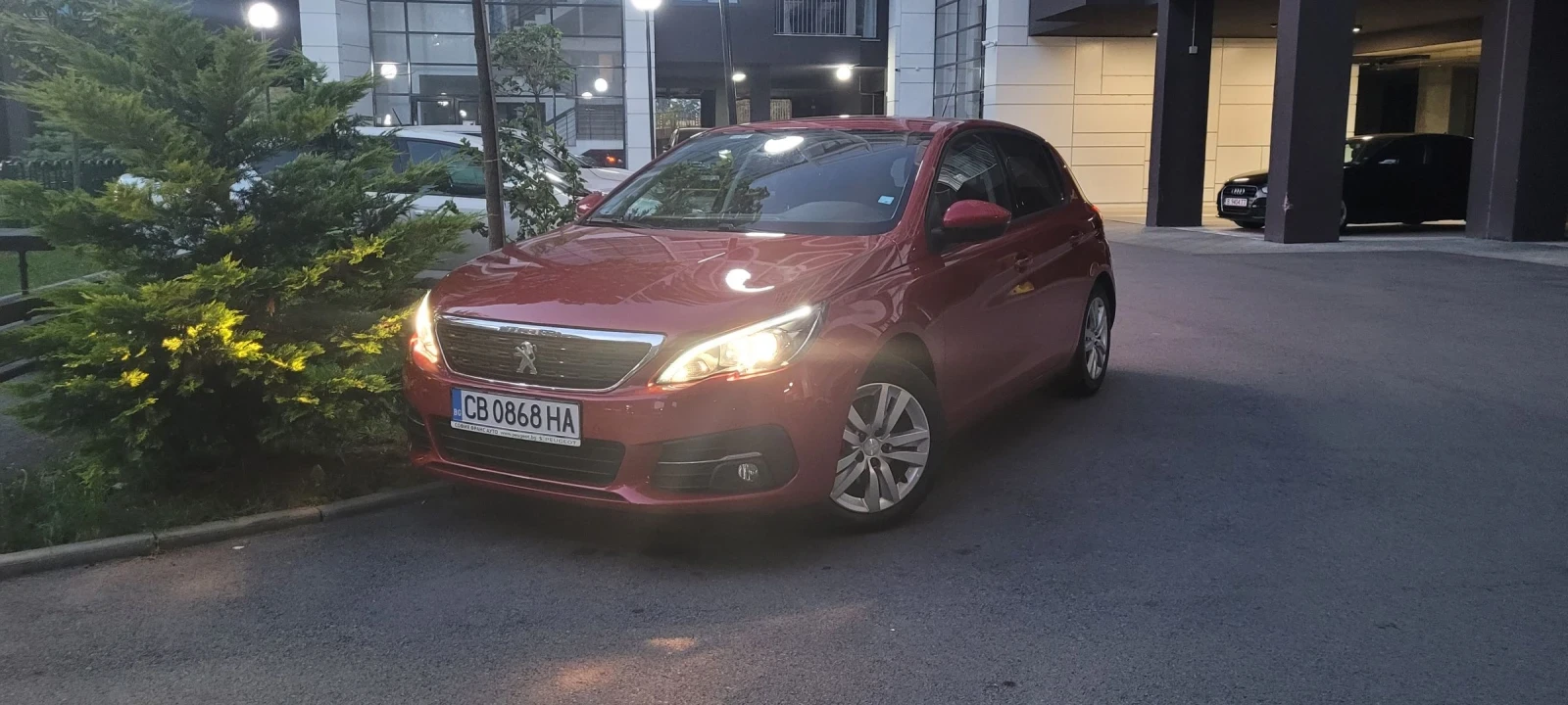 Peugeot 308 1.2 8AT - изображение 2