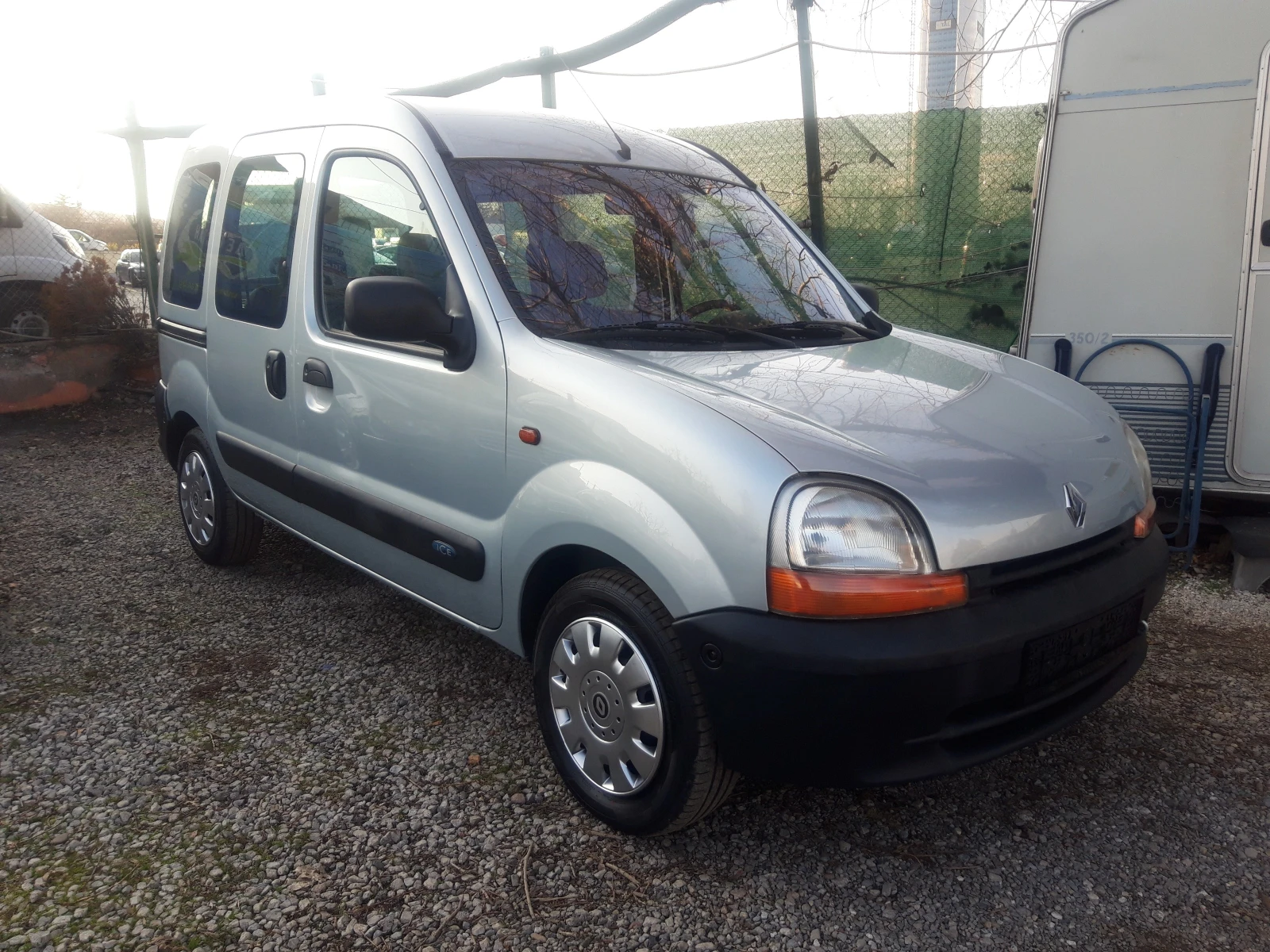 Renault Kangoo 1.2-16V* 147x.km* КАТО НОВИ* , снимка 3 - Автомобили и джипове - 53739192