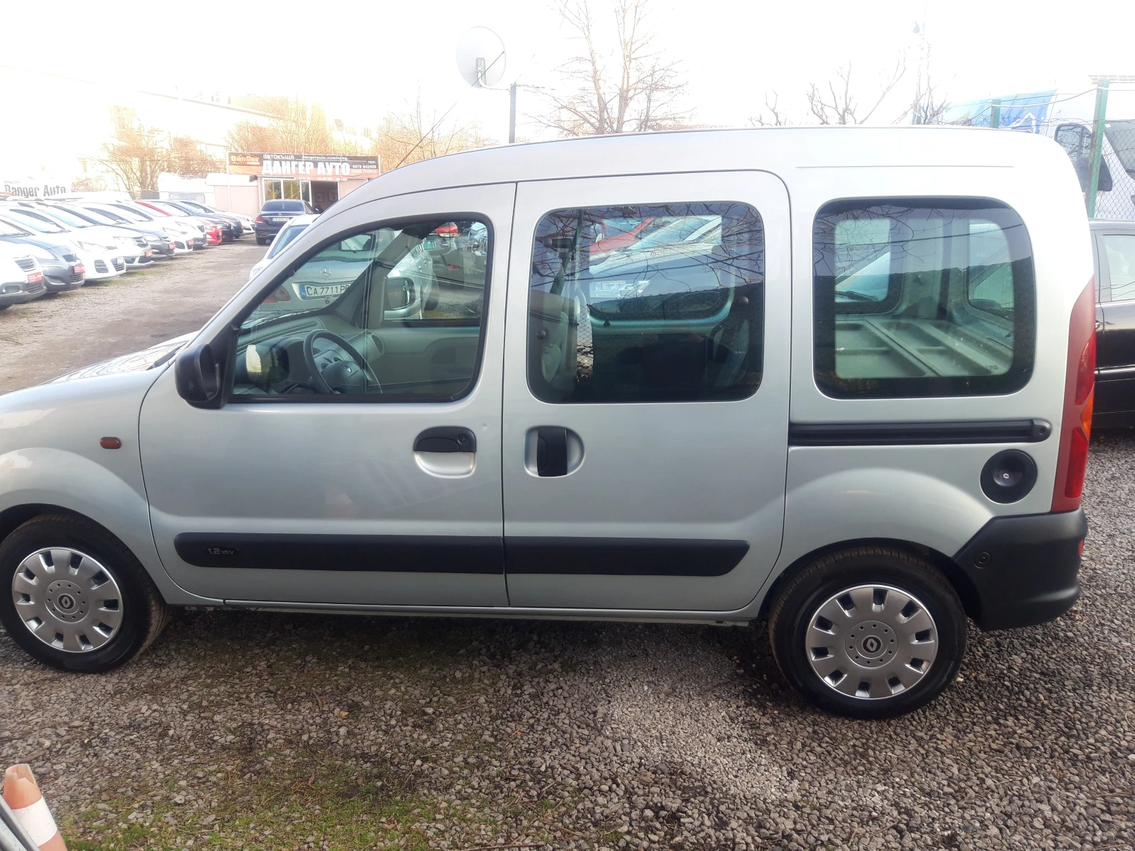 Renault Kangoo 1.2-16V* 147x.km* КАТО НОВИ* , снимка 6 - Автомобили и джипове - 53739192