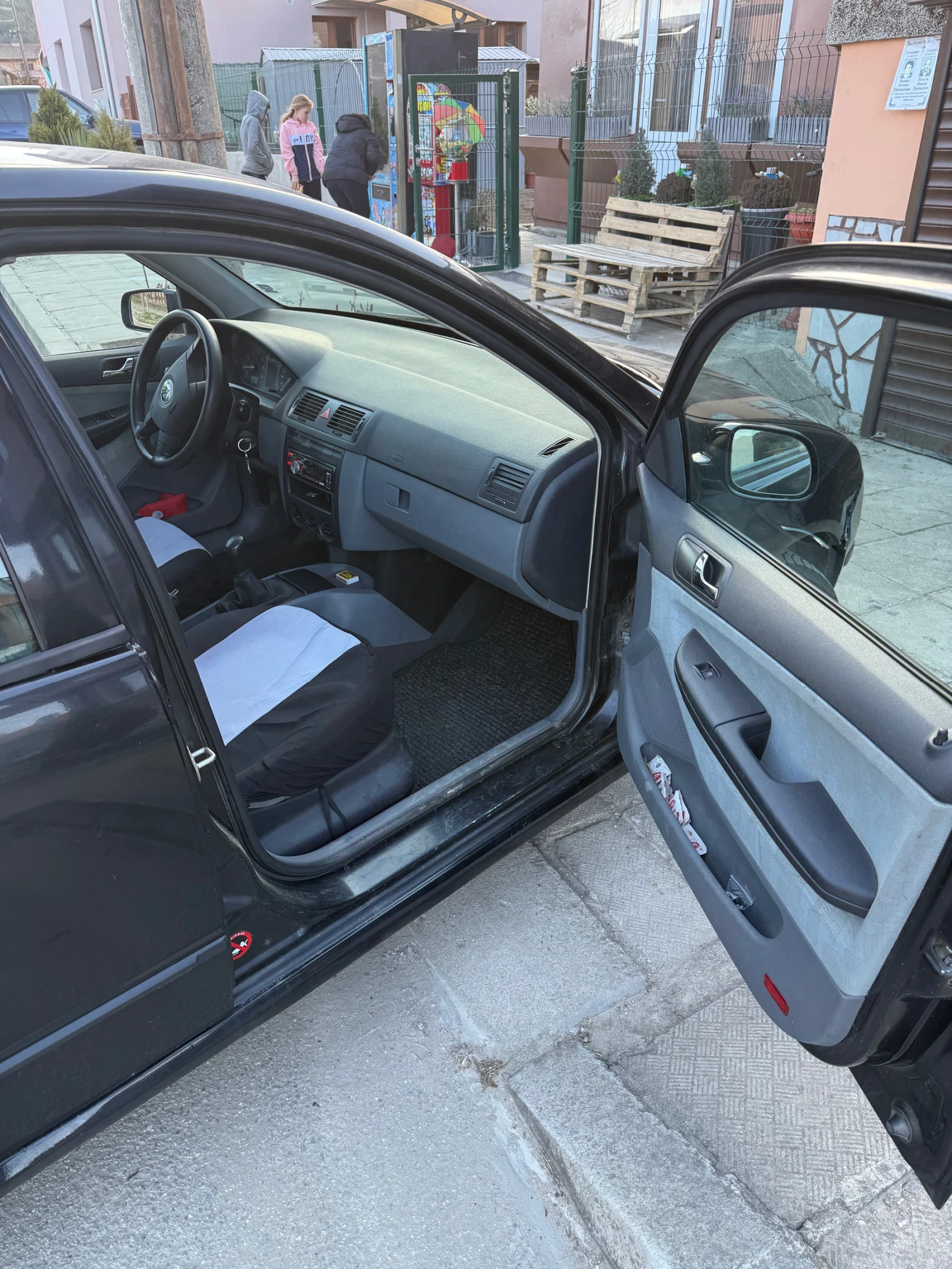 Skoda Fabia, снимка 4 - Автомобили и джипове - 53816433