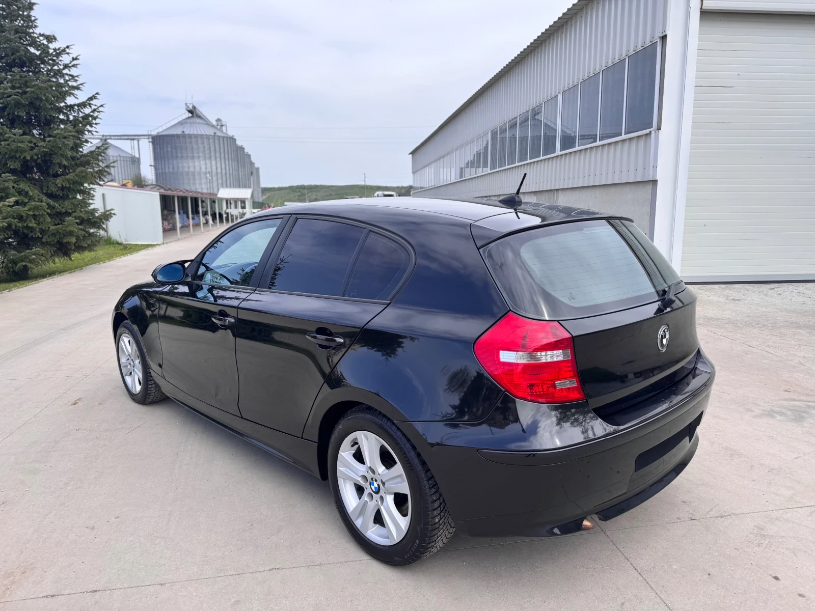 BMW 120 120 D, снимка 5 - Автомобили и джипове - 54210346