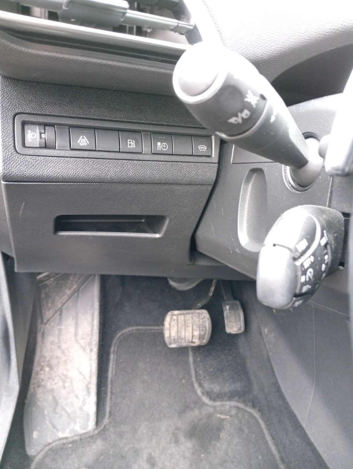 Peugeot 3008 1.6 PHEV, снимка 12 - Автомобили и джипове - 54445010