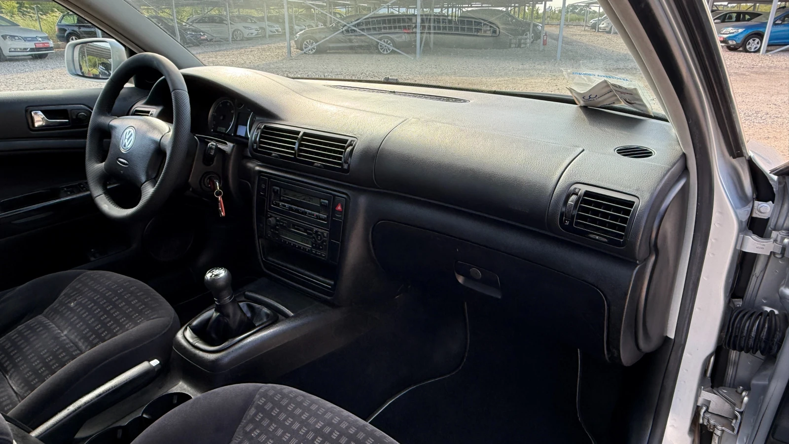 VW Passat 1.9TDI-101кс-195000км/НОВ ВНОС ОТ ИТАЛИЯ, снимка 13 - Автомобили и джипове - 54542191