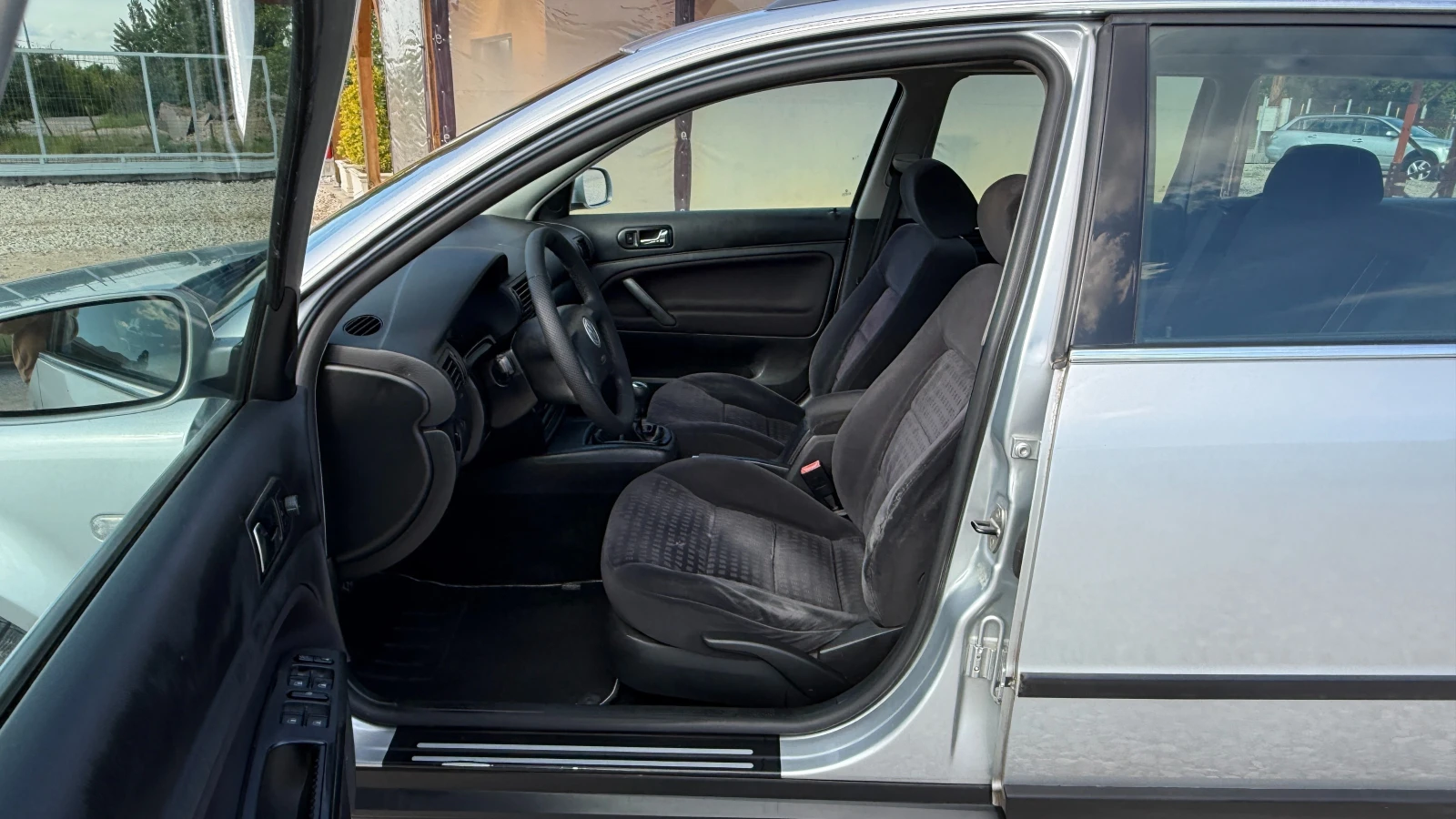 VW Passat 1.9TDI-101кс-195000км/НОВ ВНОС ОТ ИТАЛИЯ, снимка 11 - Автомобили и джипове - 54542191