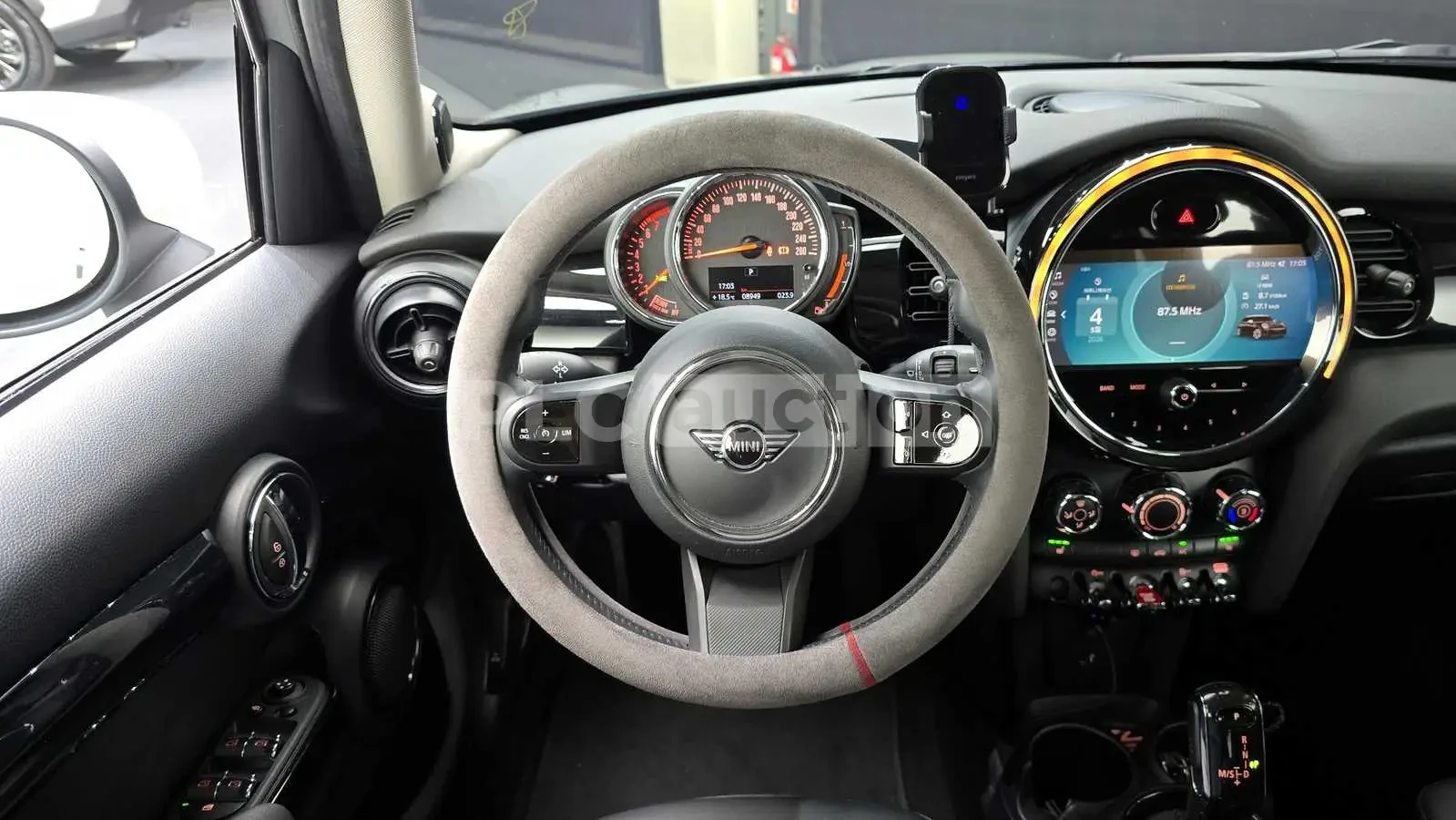 Mini Cooper 1.5L Реални км / Carfax, снимка 9 - Автомобили и джипове - 54653114
