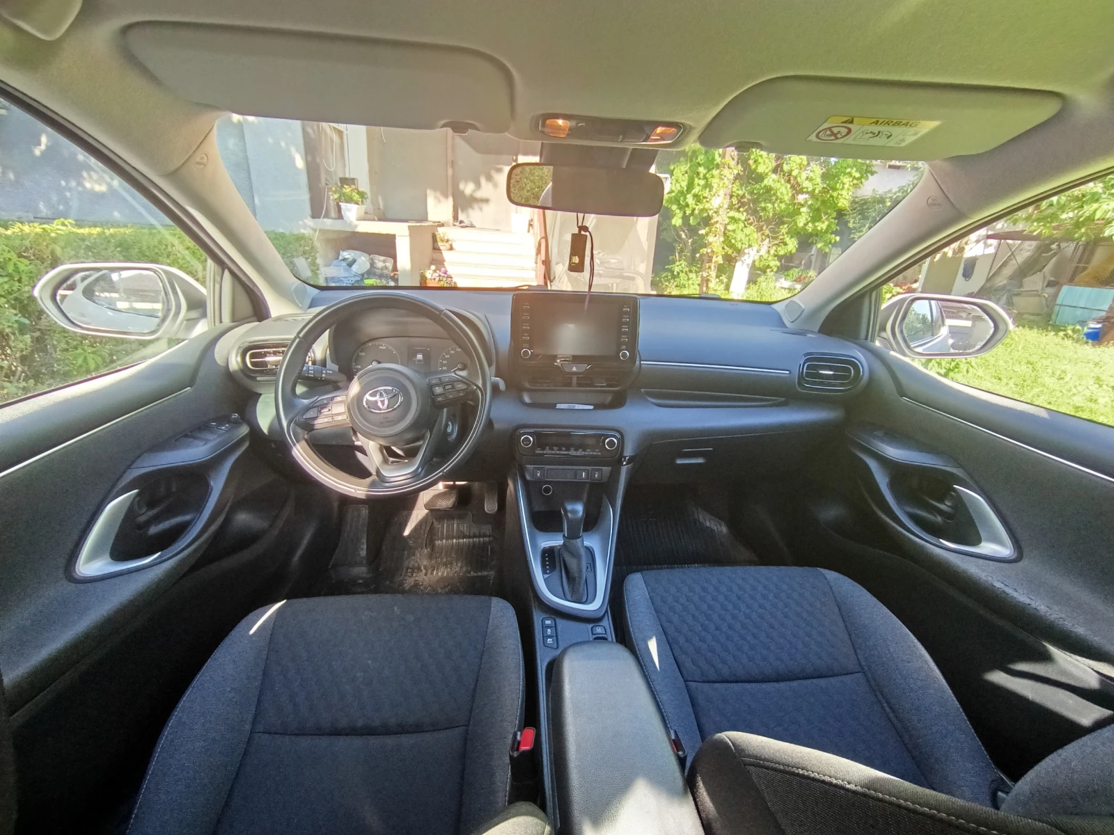Toyota Yaris Chic, снимка 8 - Автомобили и джипове - 54724966