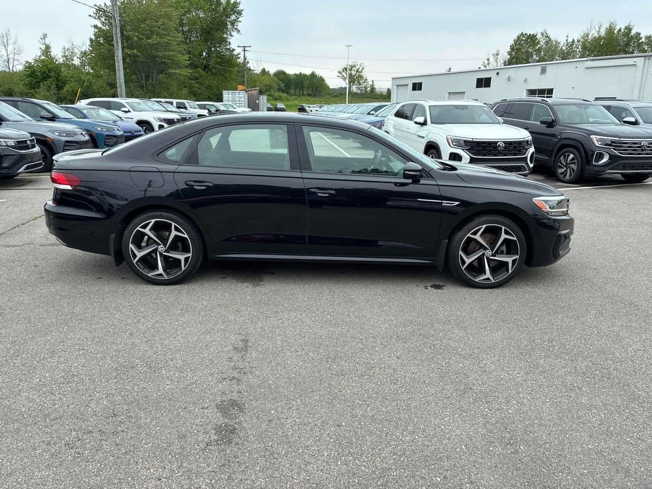 VW Passat Execline /КАМЕРА/ПОДГРЕВИ/АВТОКРЕДИТ , снимка 2 - Автомобили и джипове - 54923509