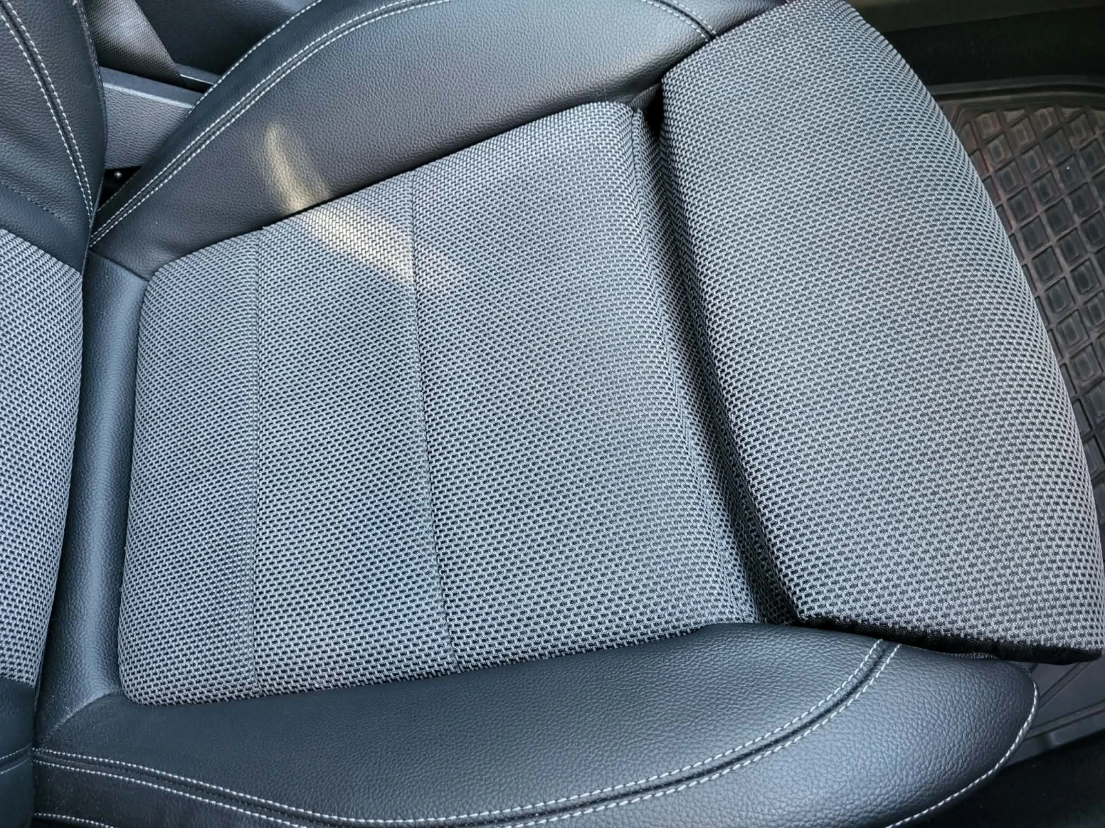 Mercedes-Benz E 220, снимка 6 - Автомобили и джипове - 55223959