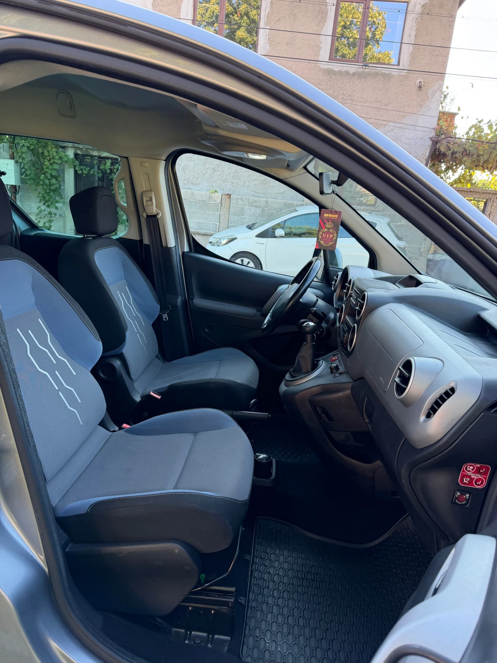 Peugeot Partner 1.6HDI FACELIFT, снимка 10 - Автомобили и джипове - 55238644