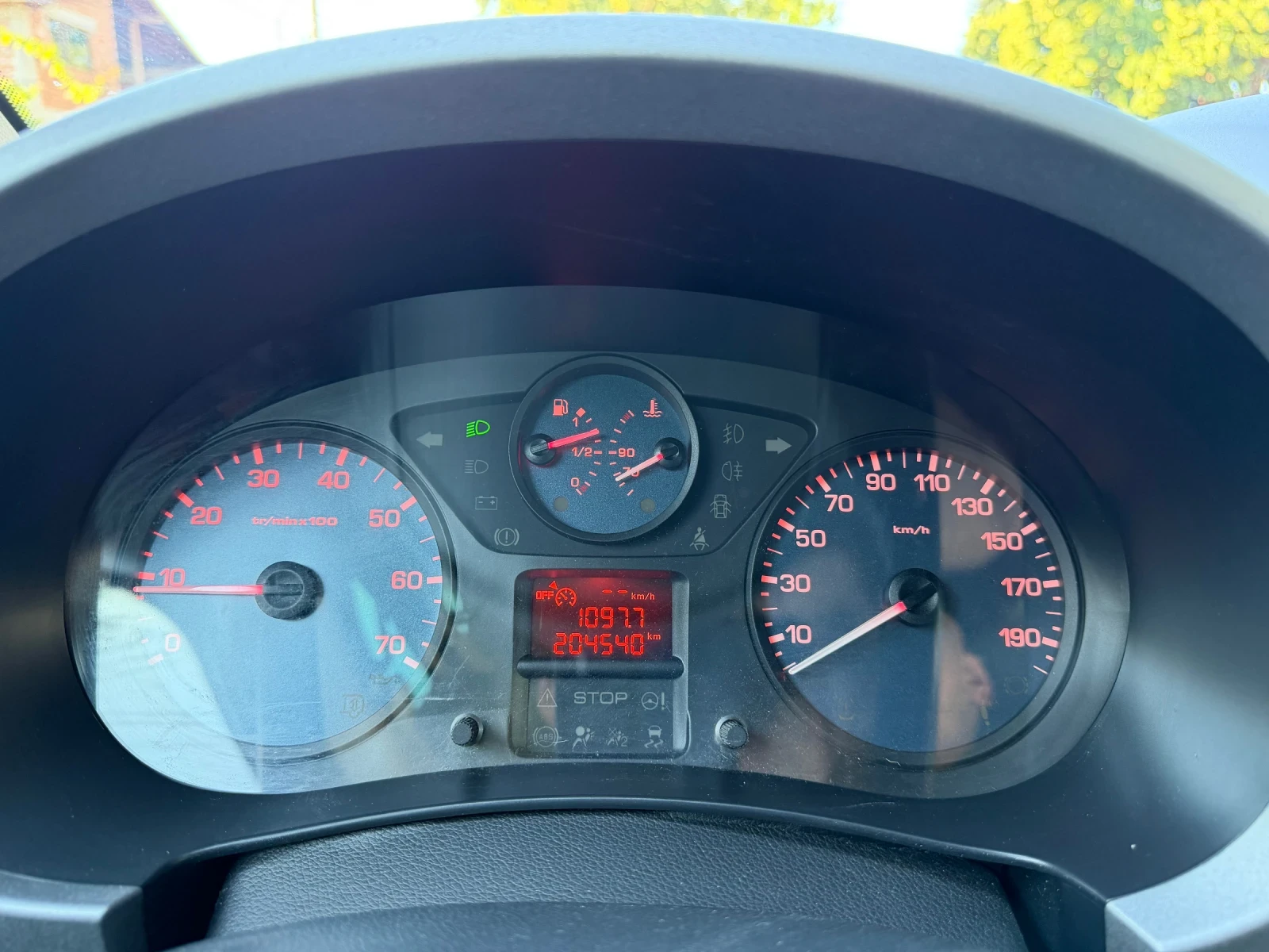 Peugeot Partner 1.6HDI FACELIFT, снимка 14 - Автомобили и джипове - 55238644