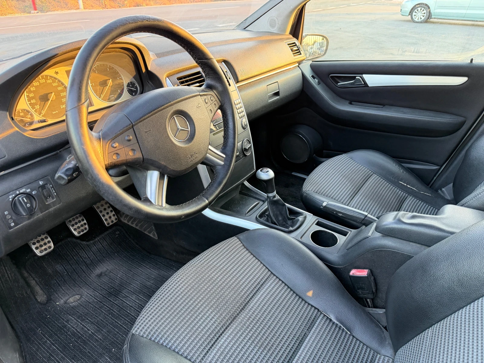 Mercedes-Benz B 180 2.0 CDI 109к.с. Клима, снимка 6 - Автомобили и джипове - 55245025