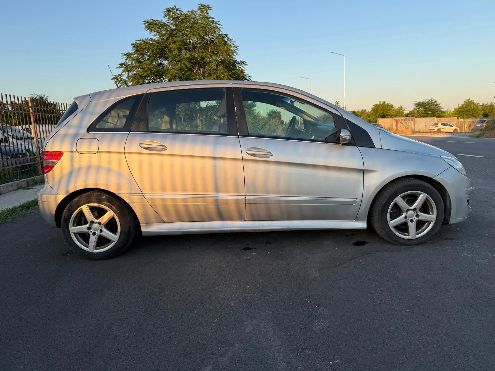 Mercedes-Benz B 180 2.0 CDI 109к.с. Клима, снимка 2 - Автомобили и джипове - 55245025