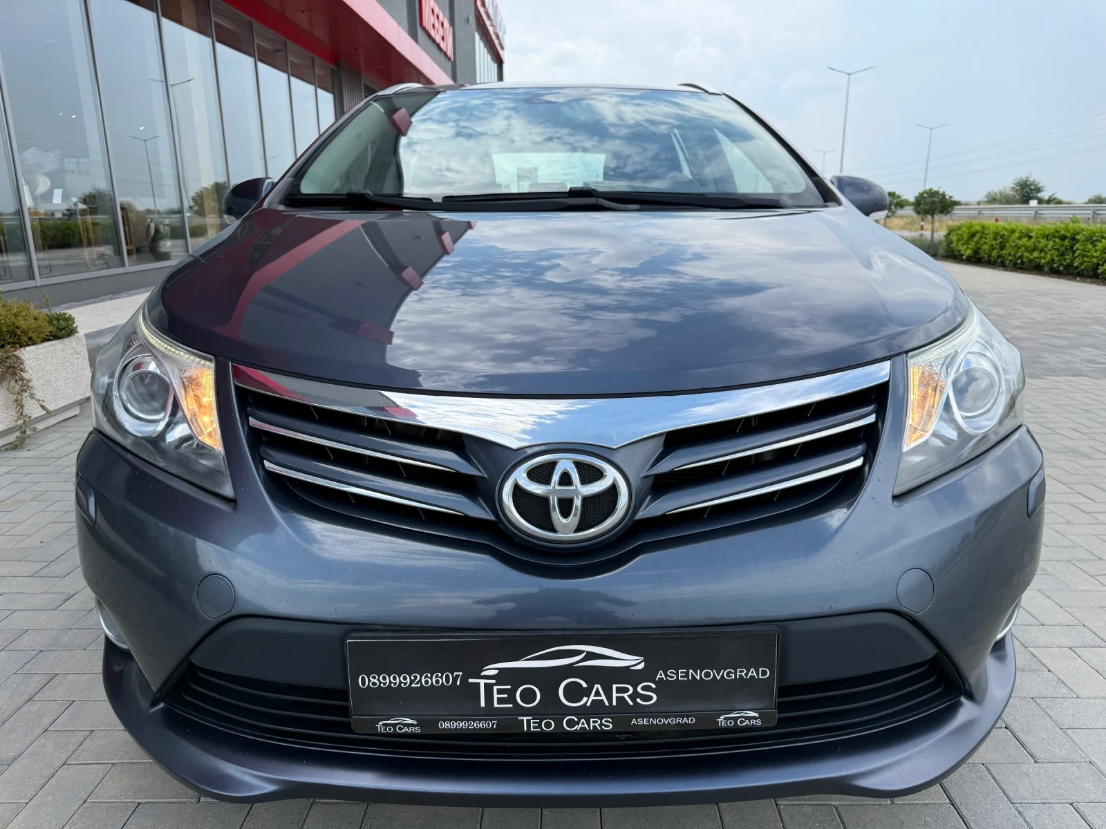 Toyota Avensis 1.8 VVT-i FACELIFT / NAVI / CAMERA / PODGREV , снимка 2 - Автомобили и джипове - 55326490