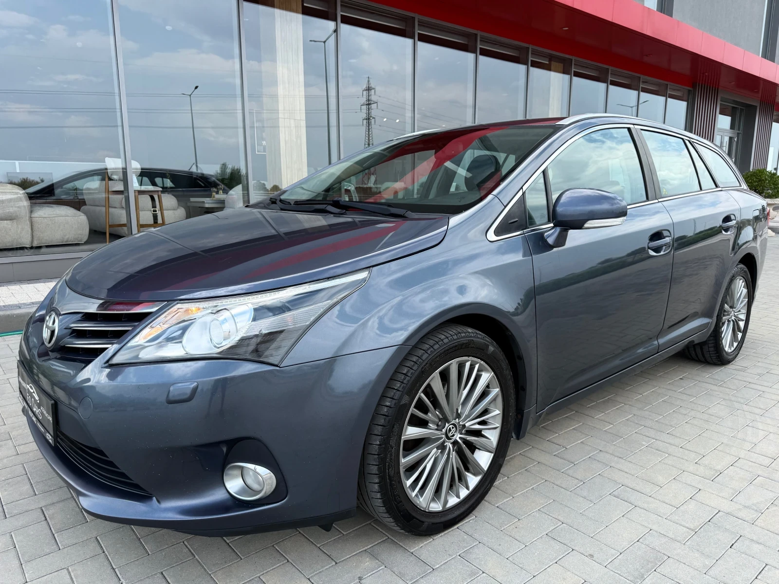 Toyota Avensis 1.8 VVT-i FACELIFT / NAVI / CAMERA / PODGREV 