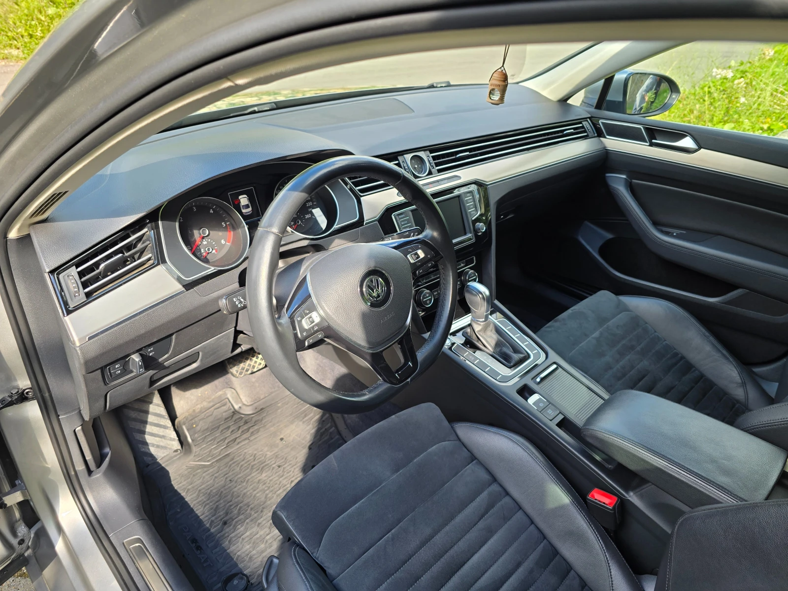 VW Passat Highline, снимка 15 - Автомобили и джипове - 55559247