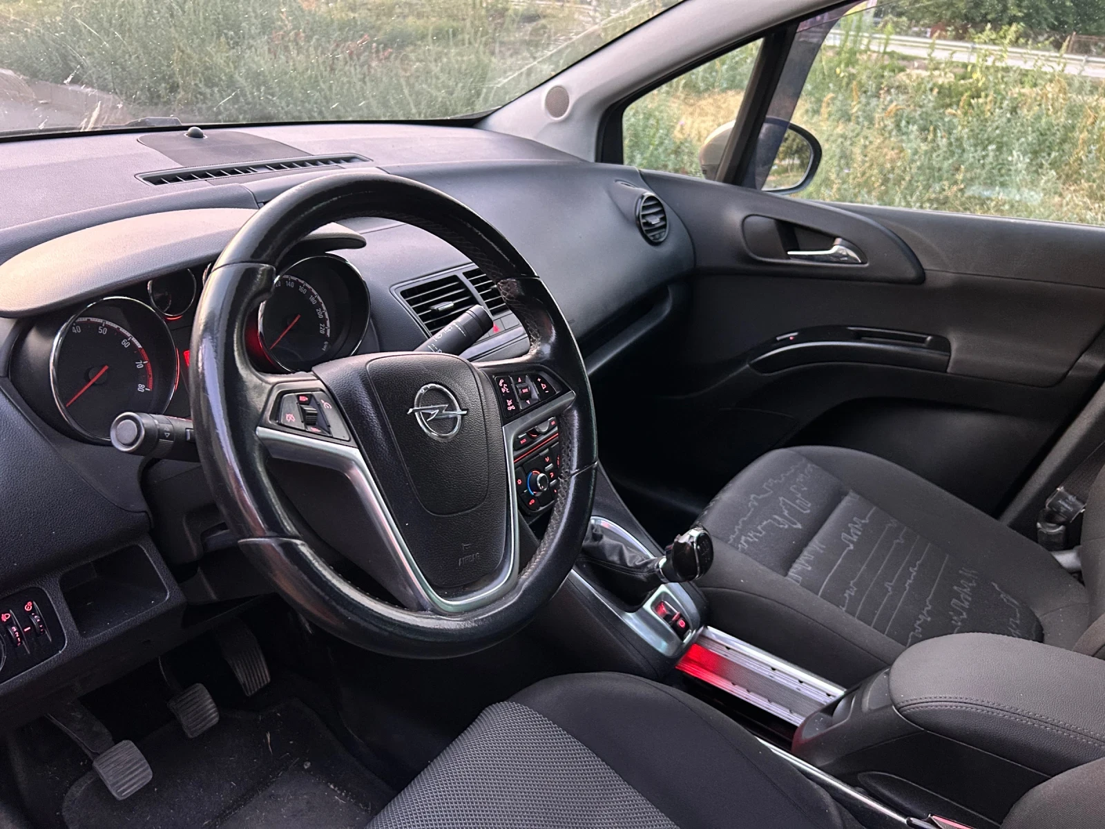 Opel Meriva 1.4 Turbo, снимка 9 - Автомобили и джипове - 55715714