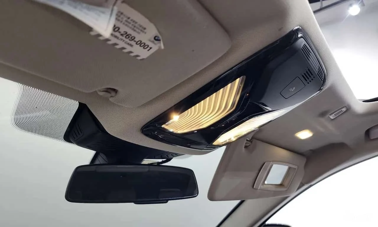 BMW 540 xDrive / 360 / HUD / Bowers & Wilkins / Обдухване , снимка 17 - Автомобили и джипове - 55770010