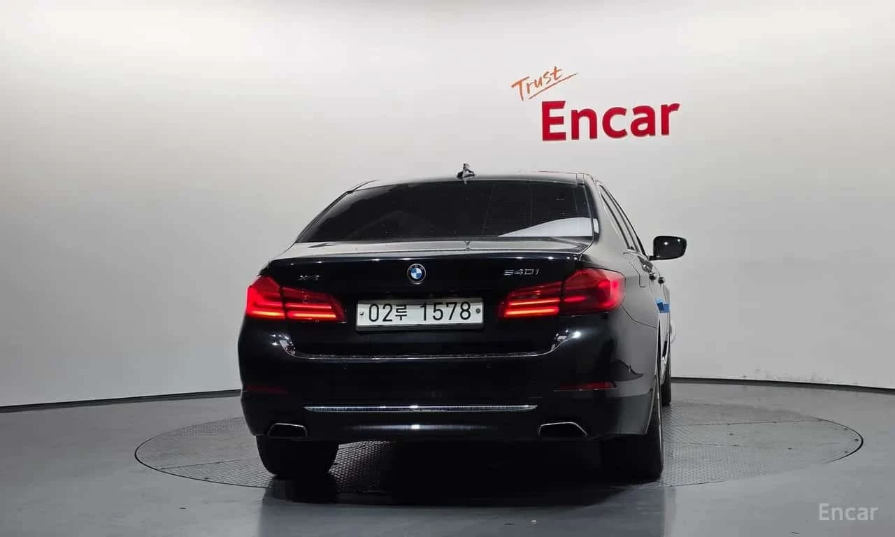 BMW 540 xDrive / 360 / HUD / Bowers & Wilkins / Обдухване , снимка 4 - Автомобили и джипове - 55770010
