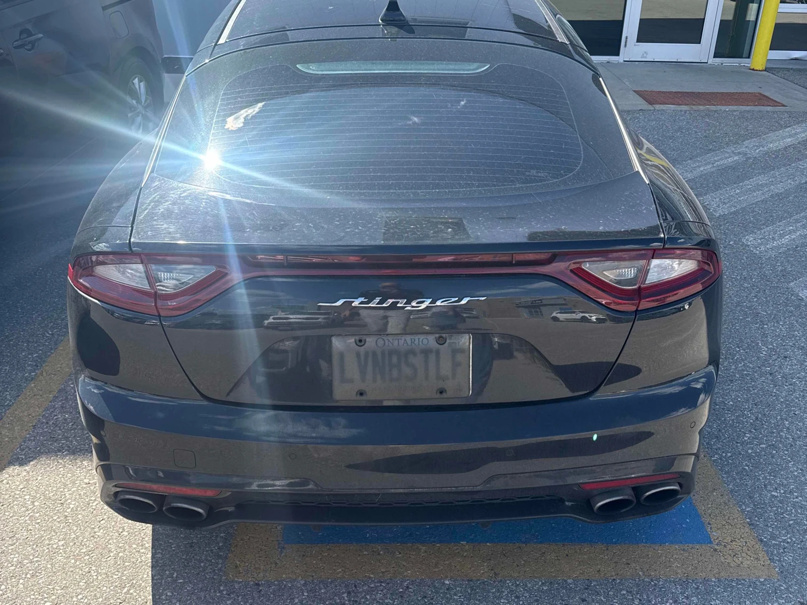 Kia Stinger  GT Limited 3.3 / ПАНОРАМА / ДИСТРОНИК / 360 , снимка 4 - Автомобили и джипове - 56103613
