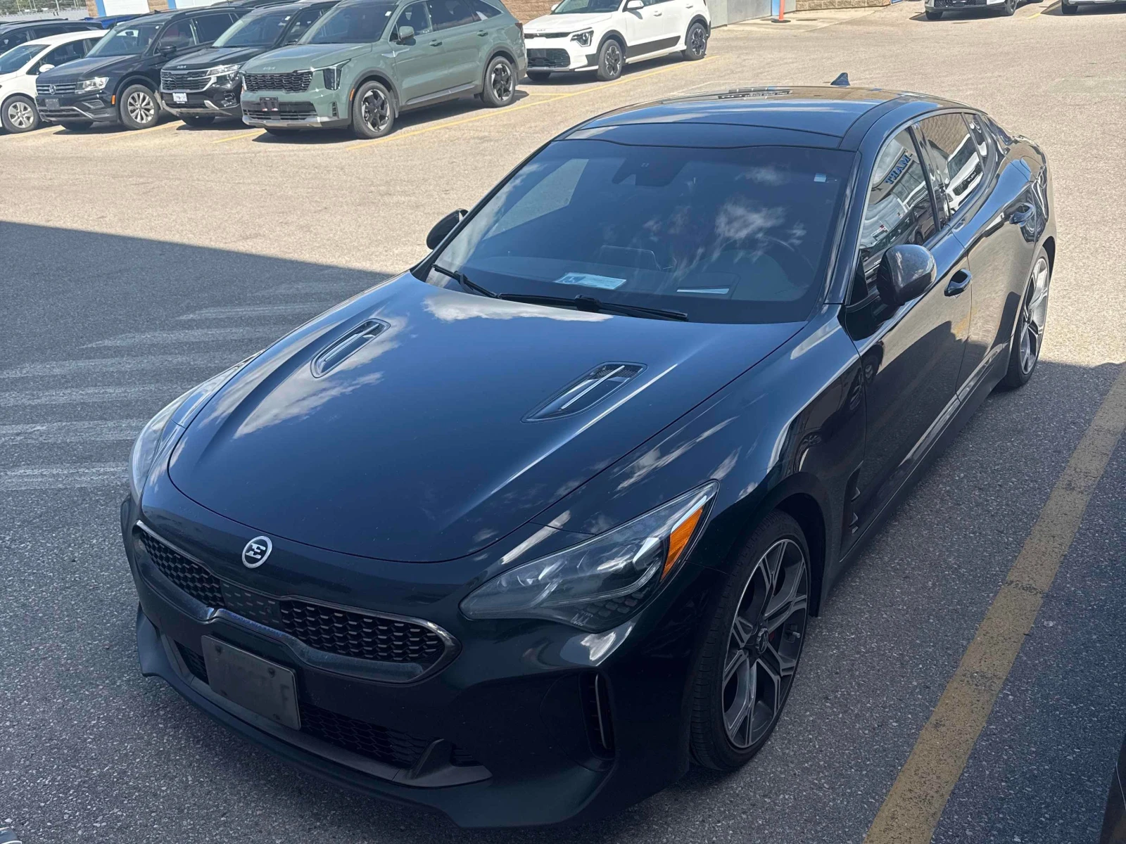 Kia Stinger  GT Limited 3.3 / ПАНОРАМА / ДИСТРОНИК / 360 , снимка 2 - Автомобили и джипове - 56103613