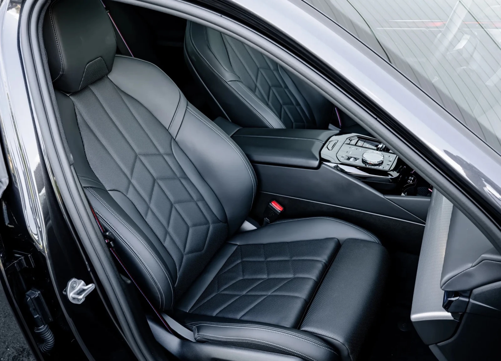 BMW 550 e xDrive M-PRO PHEV разход 1.0- 1.5л. на 100км, снимка 6 - Автомобили и джипове - 56191674