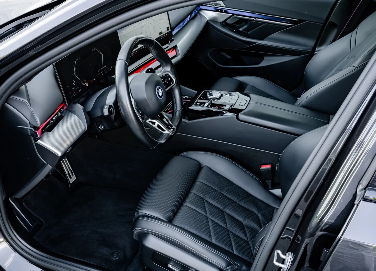 BMW 550 e xDrive M-PRO PHEV разход 1.0- 1.5л. на 100км, снимка 4 - Автомобили и джипове - 56191674