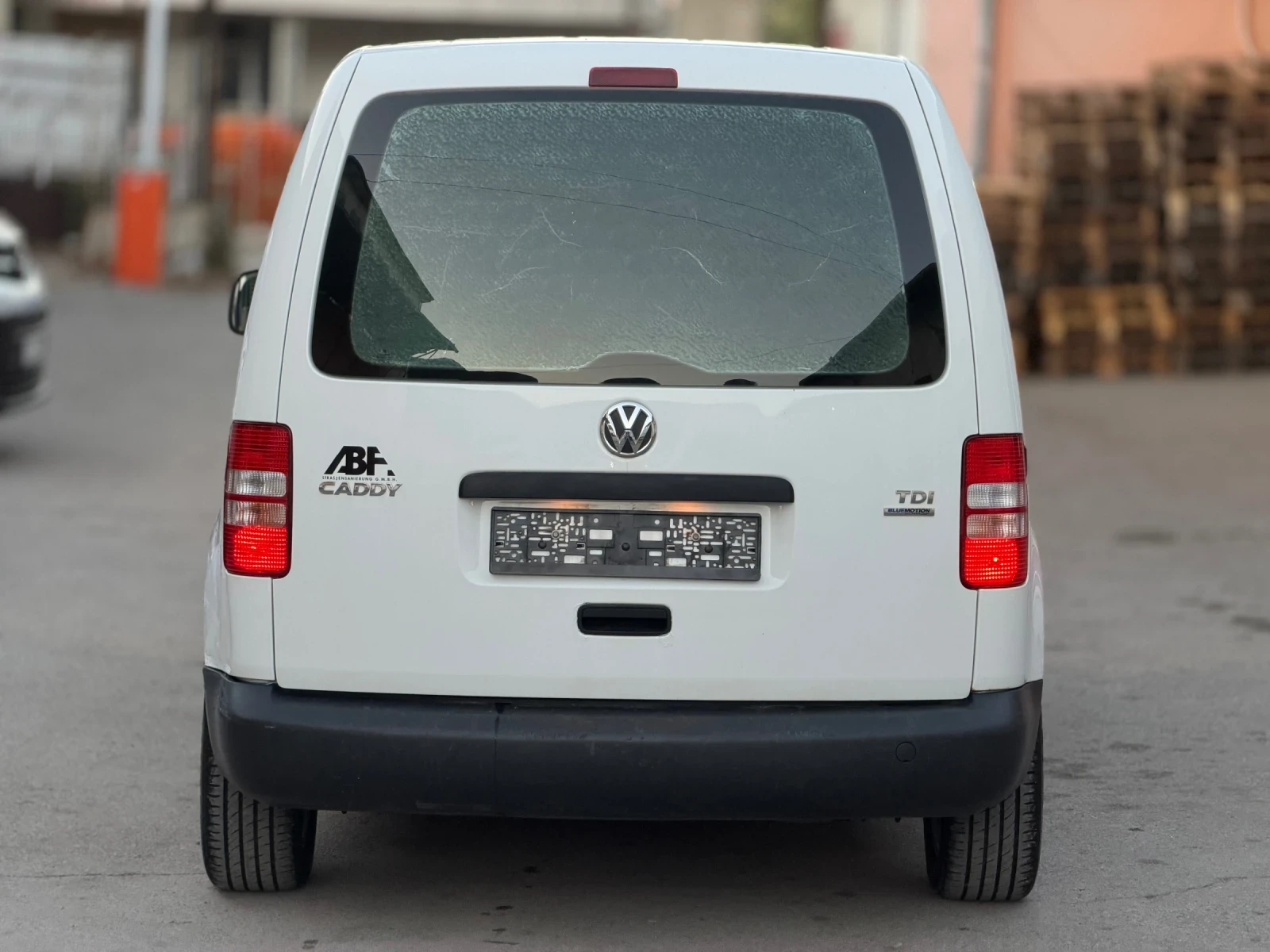 VW Caddy 1.6 TDI * КЛИМАТИК* , снимка 6 - Автомобили и джипове - 56569690