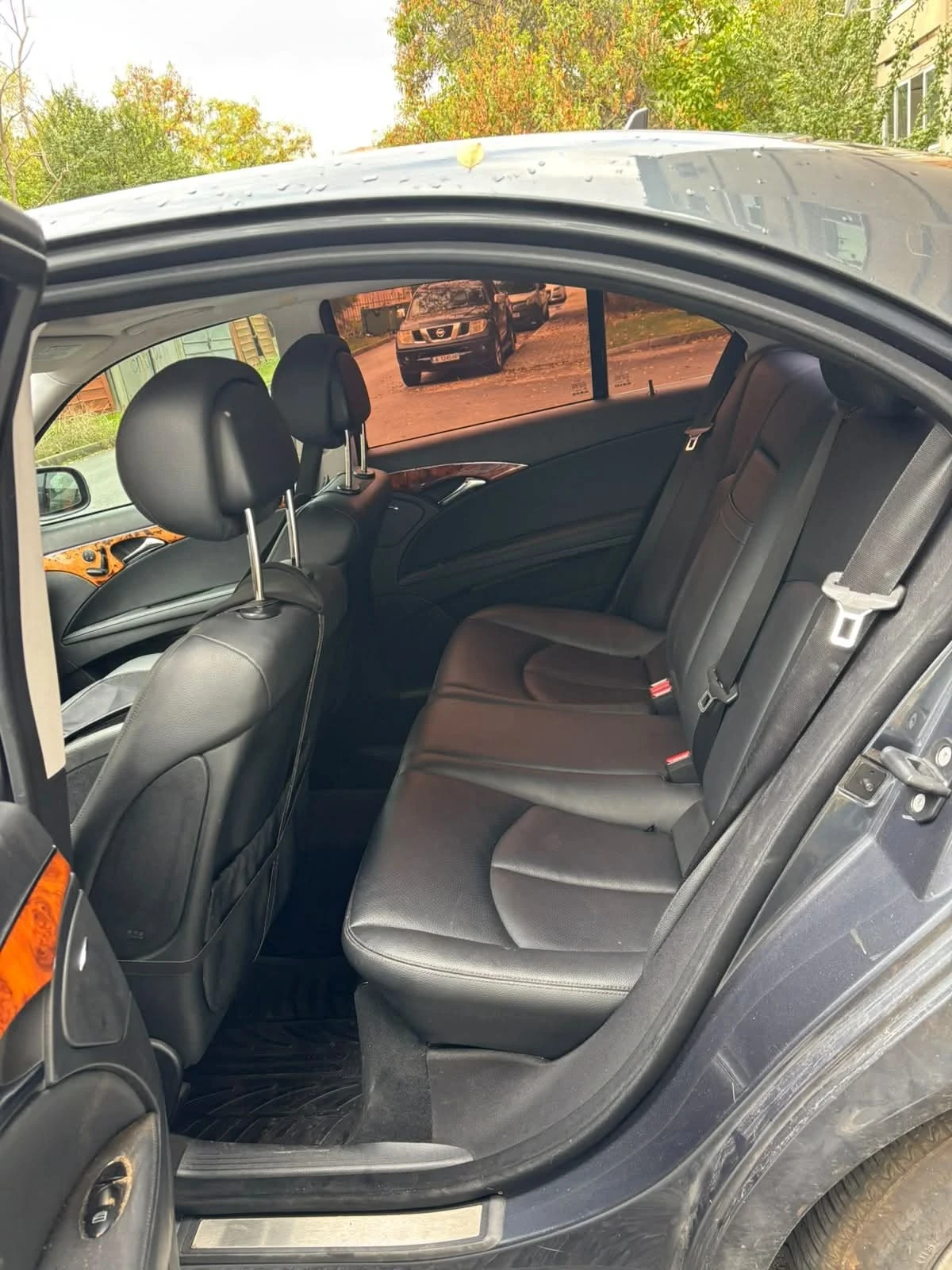 Mercedes-Benz E 300 Е300 4MATIC, снимка 6 - Автомобили и джипове - 56728715