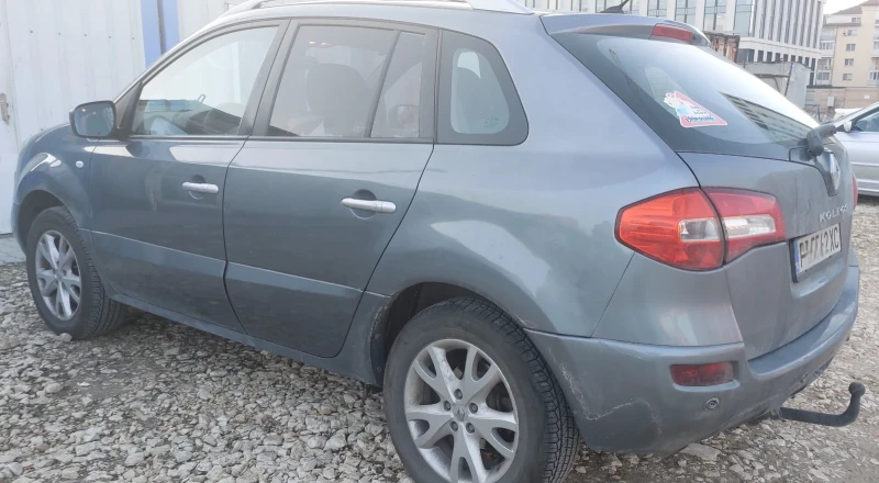 Renault Koleos 2.0 dci, снимка 4 - Автомобили и джипове - 48135625