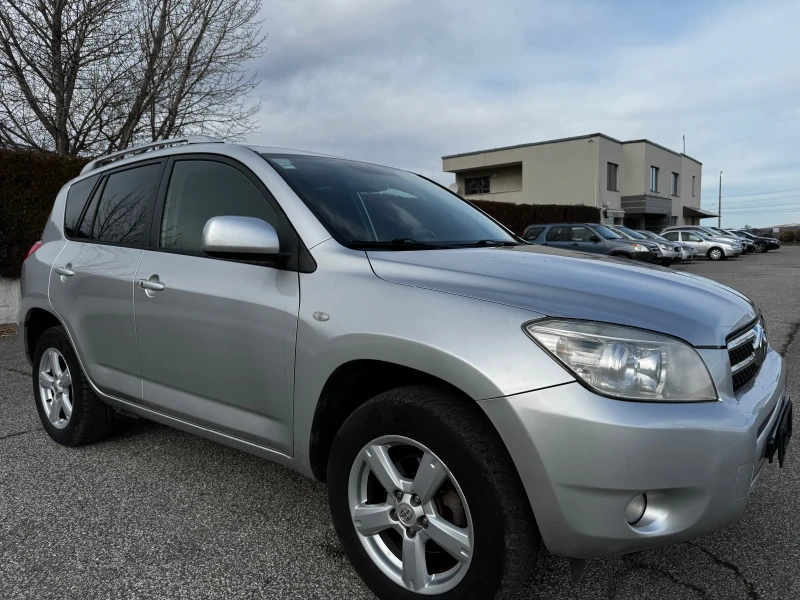 Toyota Rav4 2.2D4D/KEYLESS/ИТАЛИЯ, снимка 7 - Автомобили и джипове - 48415067