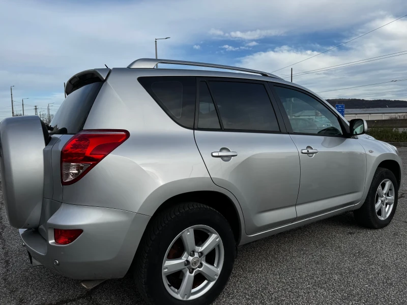 Toyota Rav4 2.2D4D/KEYLESS/ИТАЛИЯ, снимка 5 - Автомобили и джипове - 48415067