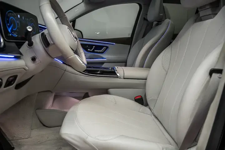 Mercedes-Benz EQE 4MATIC/SUV/PANO/DISTRONIC/KEYLESS/360 VIEW - изображение 7