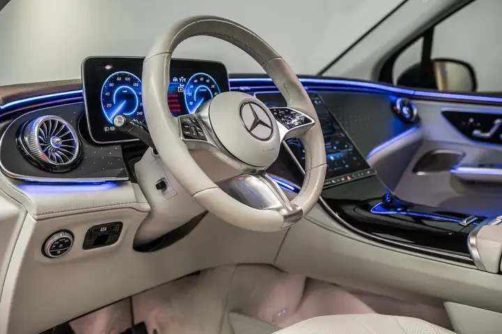 Mercedes-Benz EQE 4MATIC/SUV/PANO/DISTRONIC/KEYLESS/360 VIEW - изображение 8